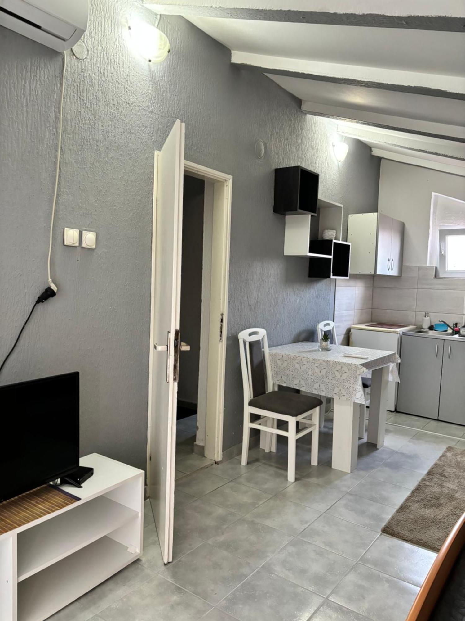 Apartman Sava Ni Exterior foto